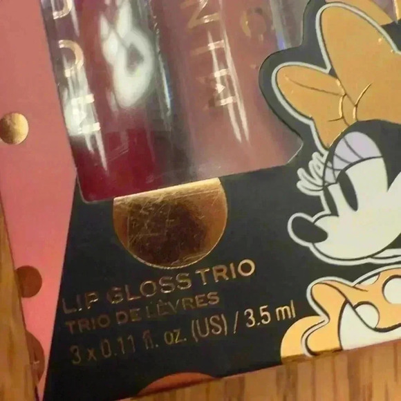 Disney‎ Minnie Mouse Eyeshadow Palette & Lip Gloss Trio by Revolution Makeup - Picture 9 of 9